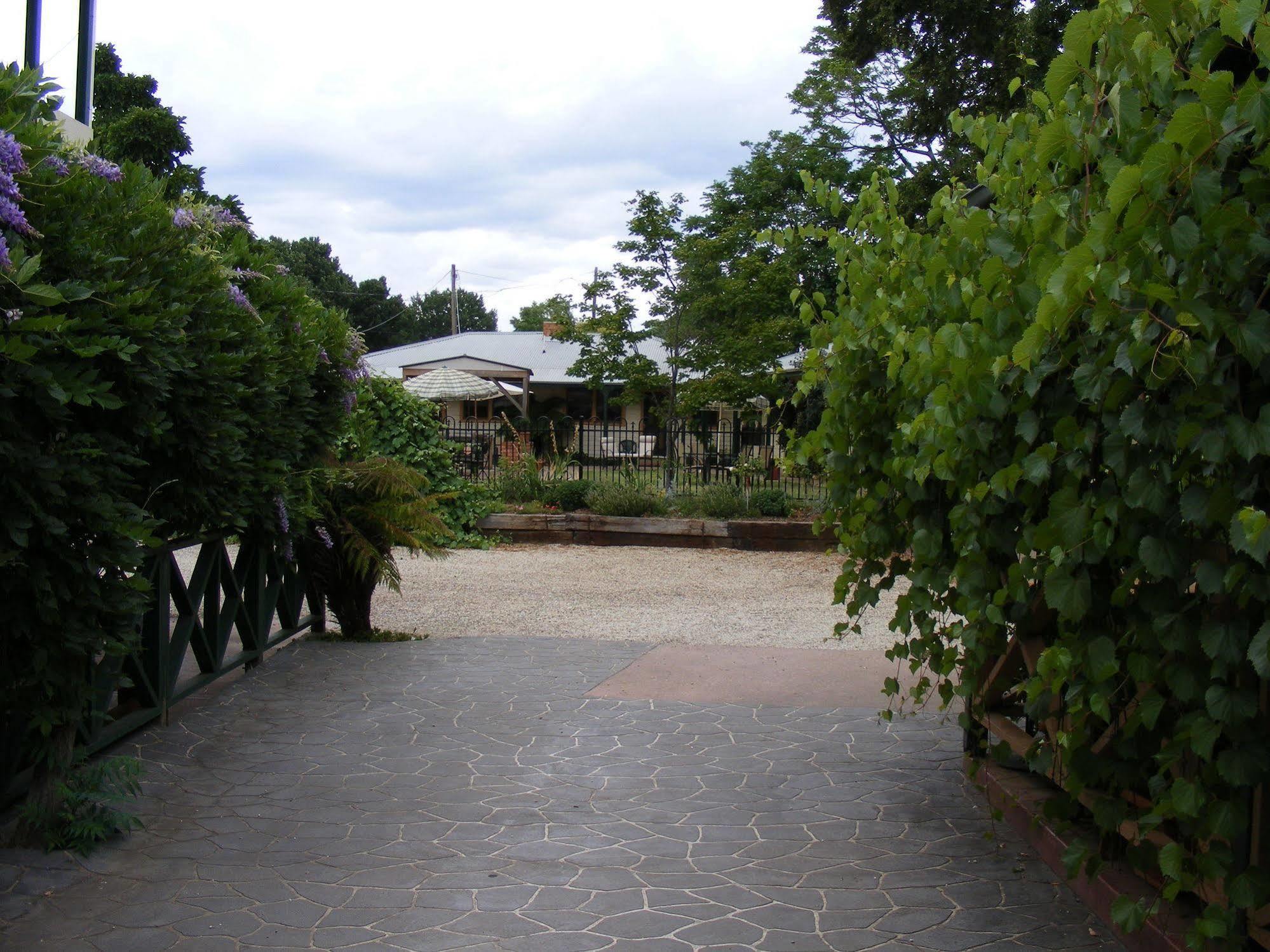 Coach House Inn برايت المظهر الخارجي الصورة